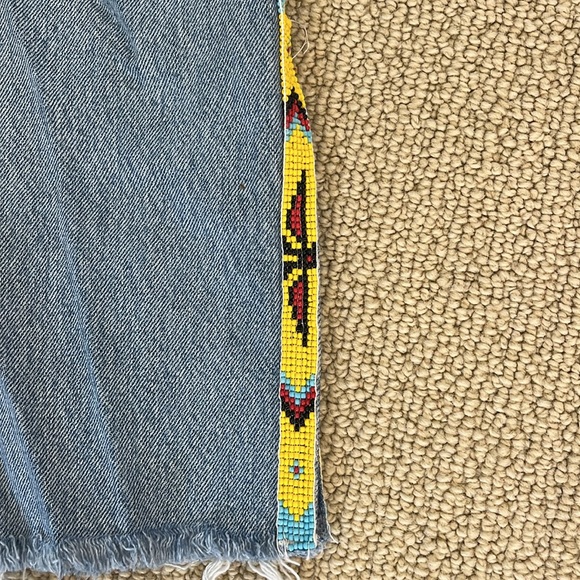 Vintage re-constructed detailed beaded Levi’s. Men’s converted into women’s. - Picture 15 of 15